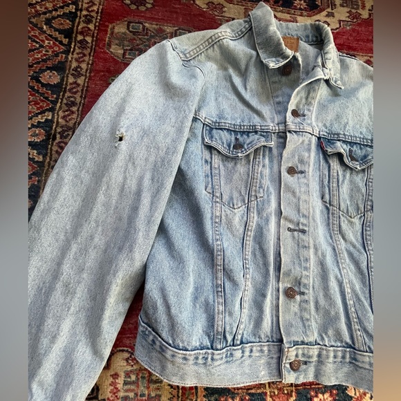 Vintage Levi’s Denim Jacket - Picture 4 of 8